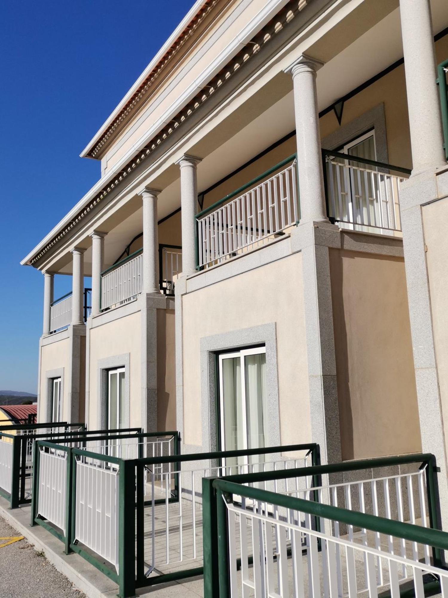 Hotel Quinta Dos Cedros Celorico Da Beira Buitenkant foto