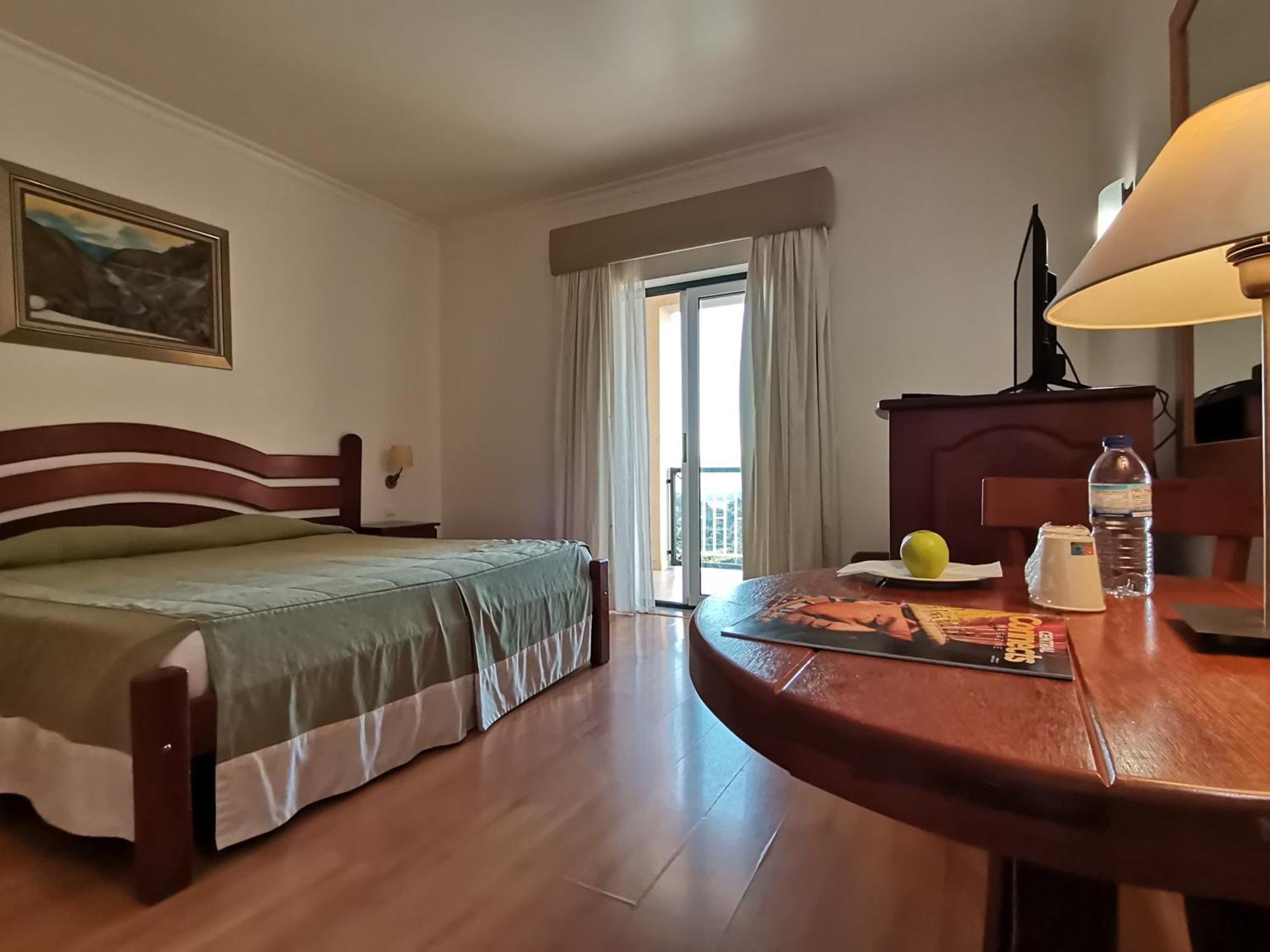 Hotel Quinta Dos Cedros Celorico Da Beira Buitenkant foto