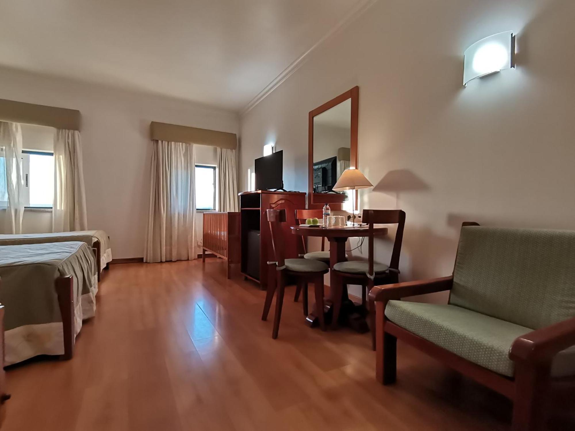 Hotel Quinta Dos Cedros Celorico Da Beira Buitenkant foto