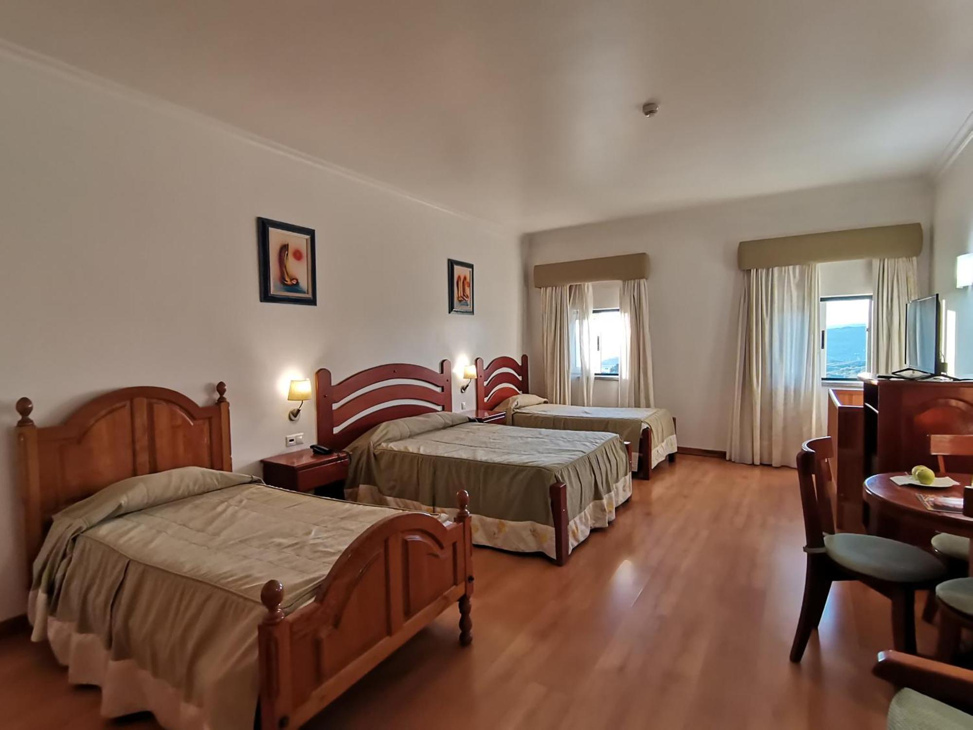 Hotel Quinta Dos Cedros Celorico Da Beira Buitenkant foto