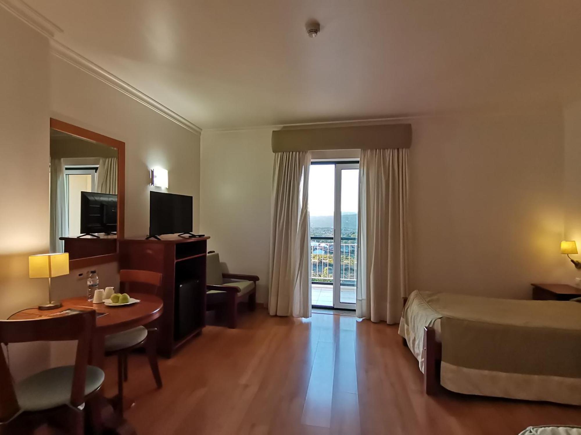 Hotel Quinta Dos Cedros Celorico Da Beira Buitenkant foto