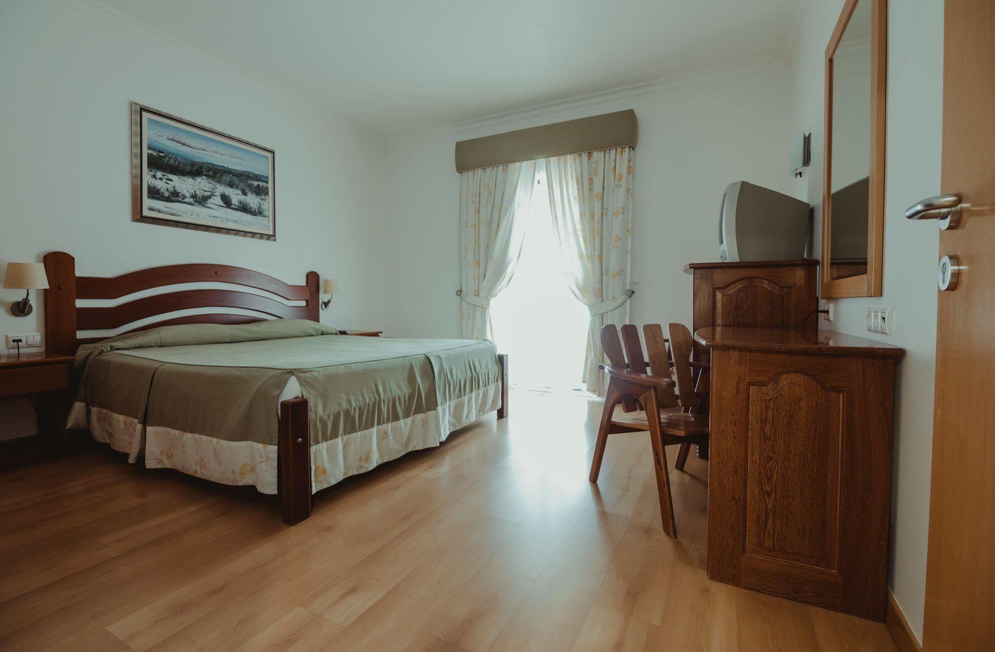 Hotel Quinta Dos Cedros Celorico Da Beira Buitenkant foto