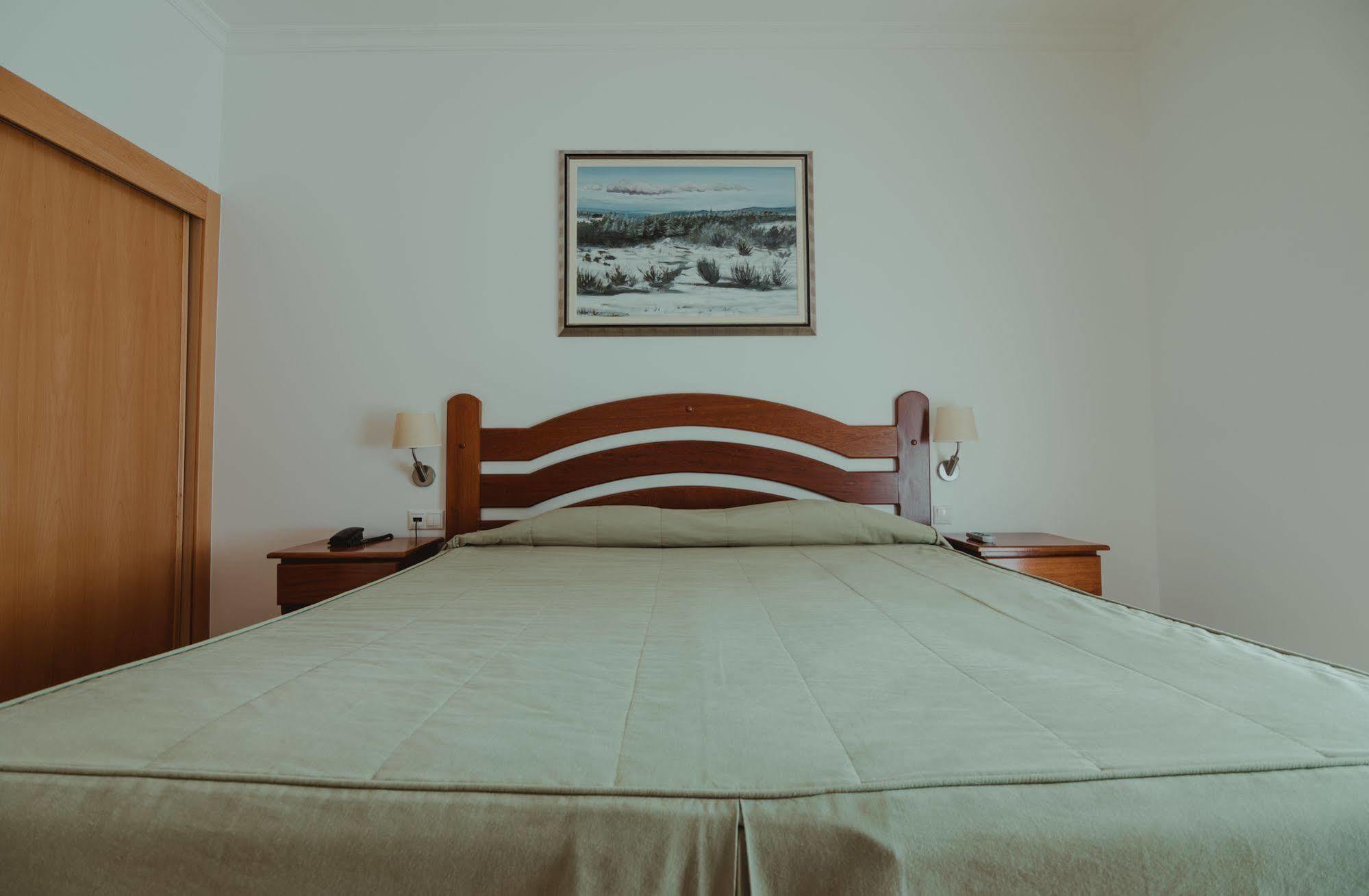 Hotel Quinta Dos Cedros Celorico Da Beira Buitenkant foto