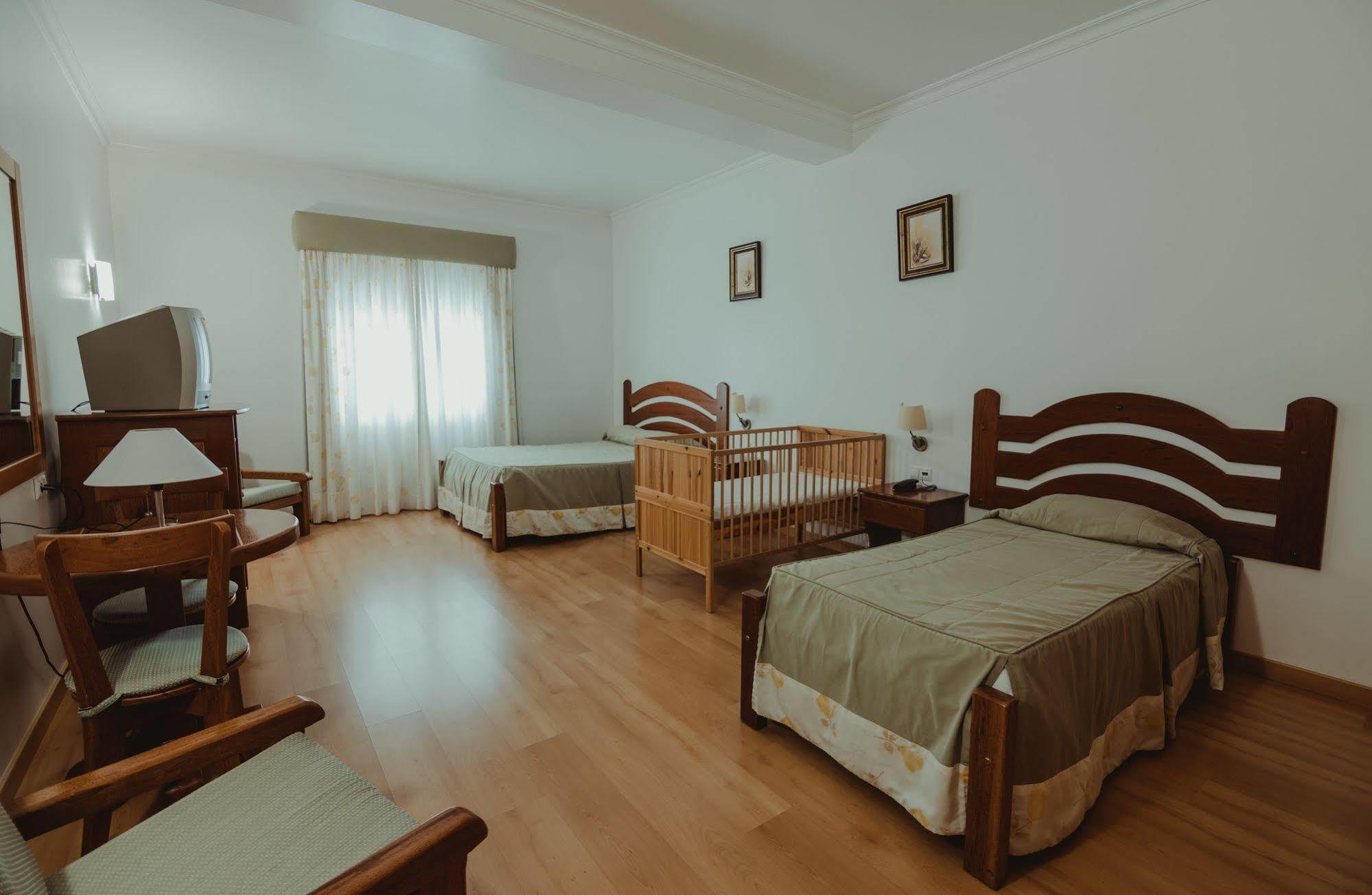Hotel Quinta Dos Cedros Celorico Da Beira Buitenkant foto